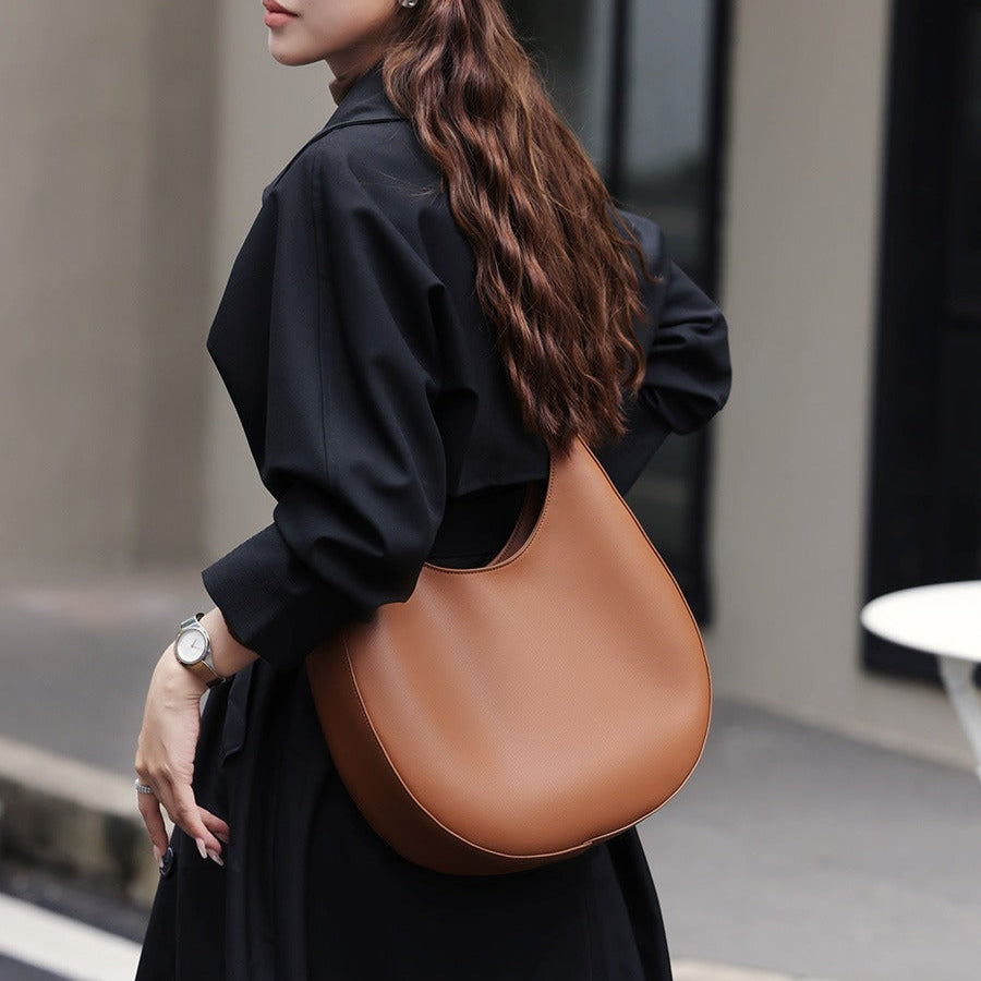 Single shoulder armpit bag genuine leather women's bag niche design crescent shaped bag crossbody tote bag versatile and trendy